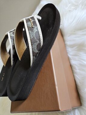 Coach Black Flip Sandals with Signature Jacquard Straps-Sz 8 EUC